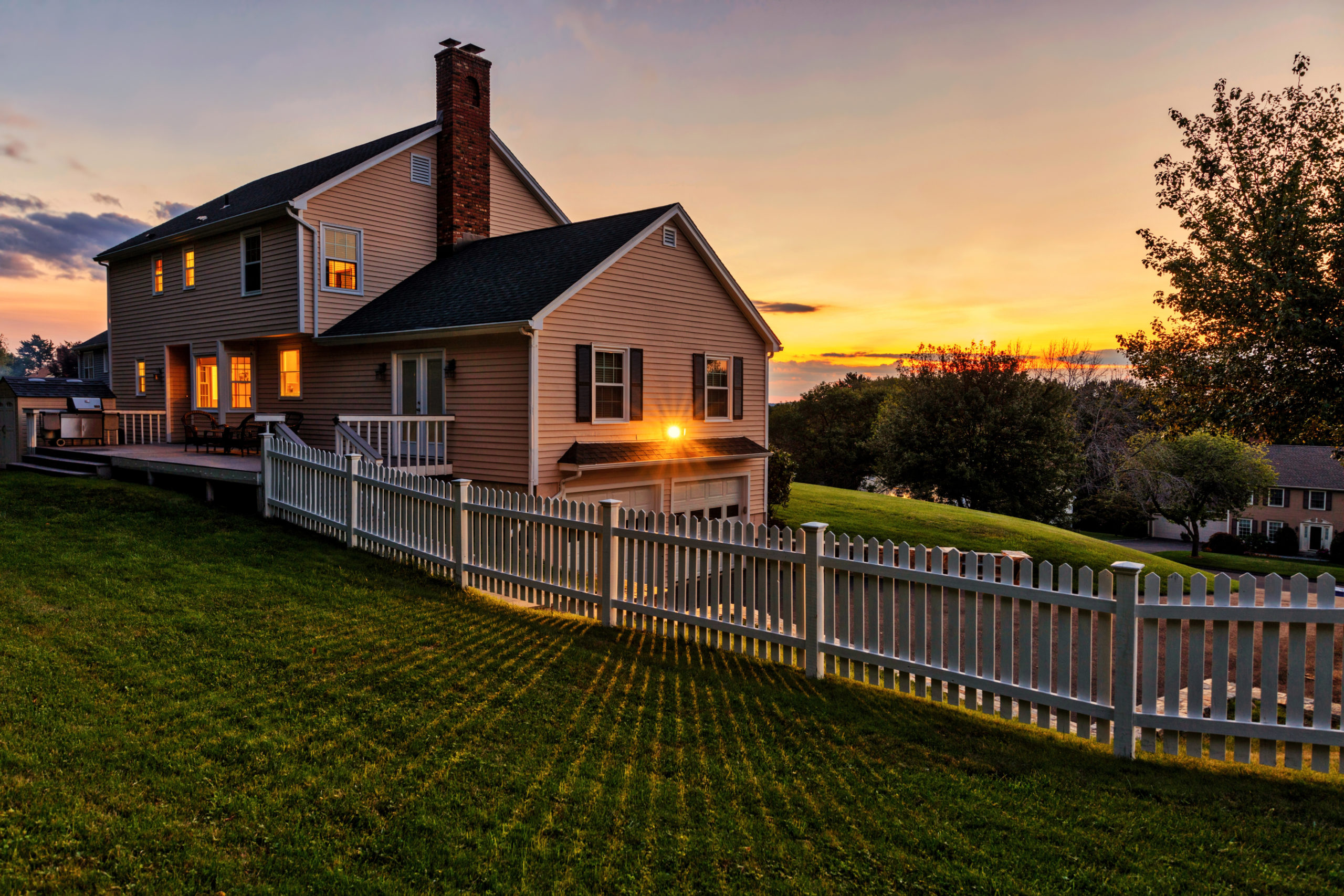 house in the sunset picket fence
